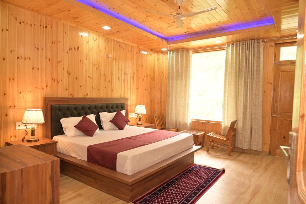 Hotel Royal Galaxy Tirthan Banjār エクステリア 写真